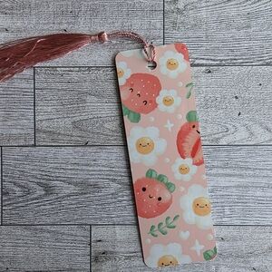 🍓 Handmade Strawberry & Daisy Metal Bookmark with Tassel – Kawaii Gift